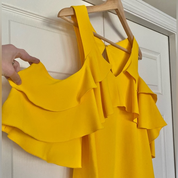 {Trina Turk} Sebastapol Ruffle Cold Shoulder Top in Yellow - Women's Small - Picture 3 of 8